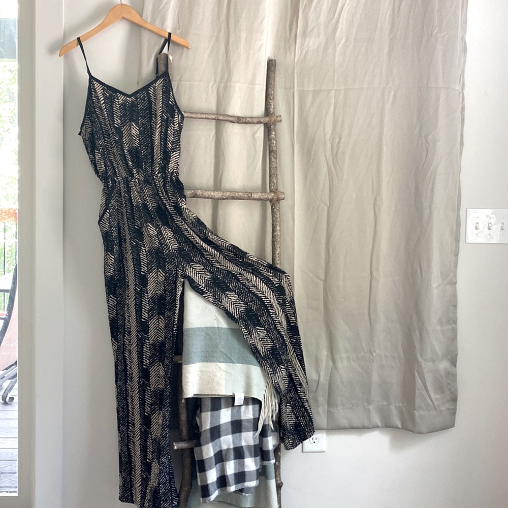 Black and tan women’s jumpsuit with pockets Medium